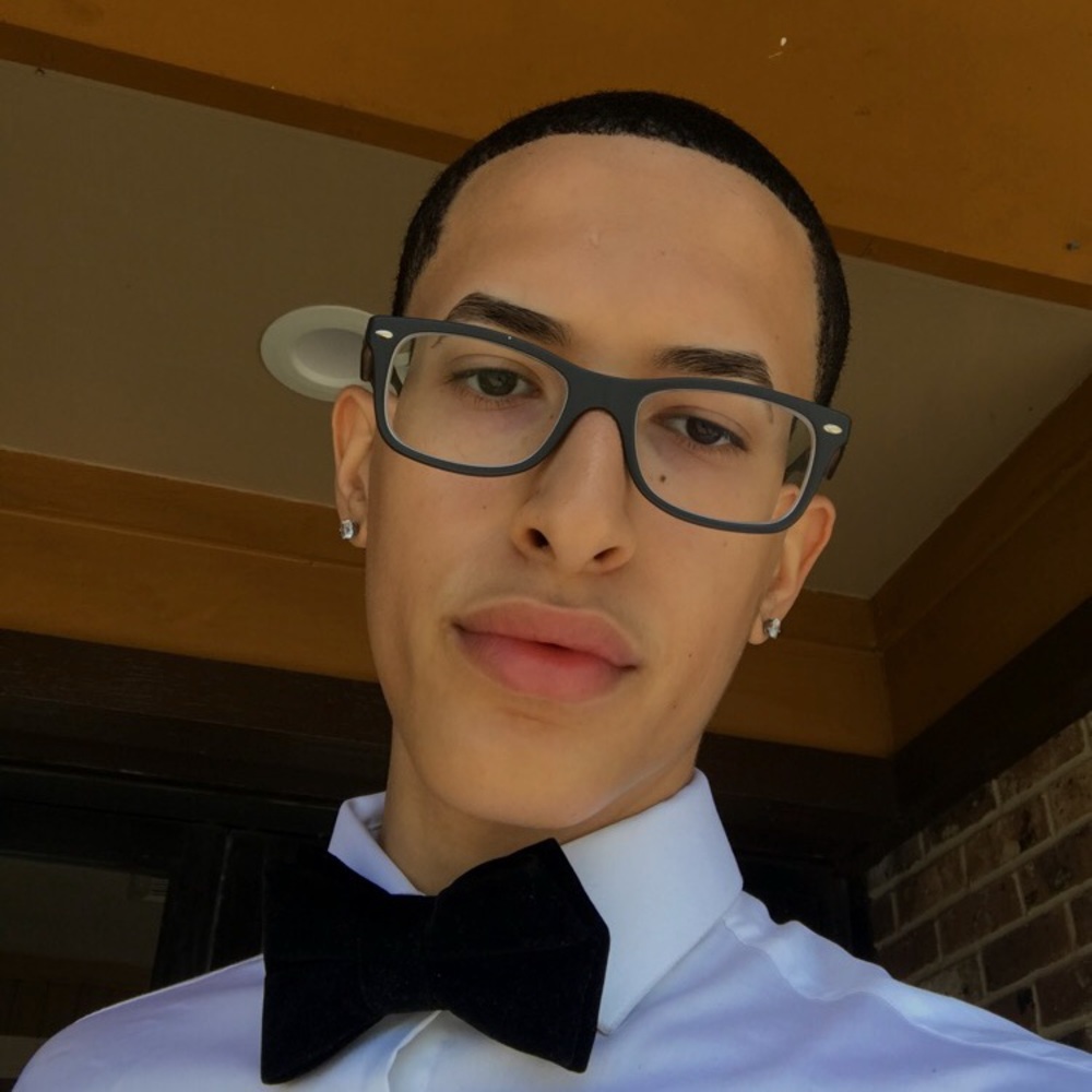 Meet your Posher, Enmanuel